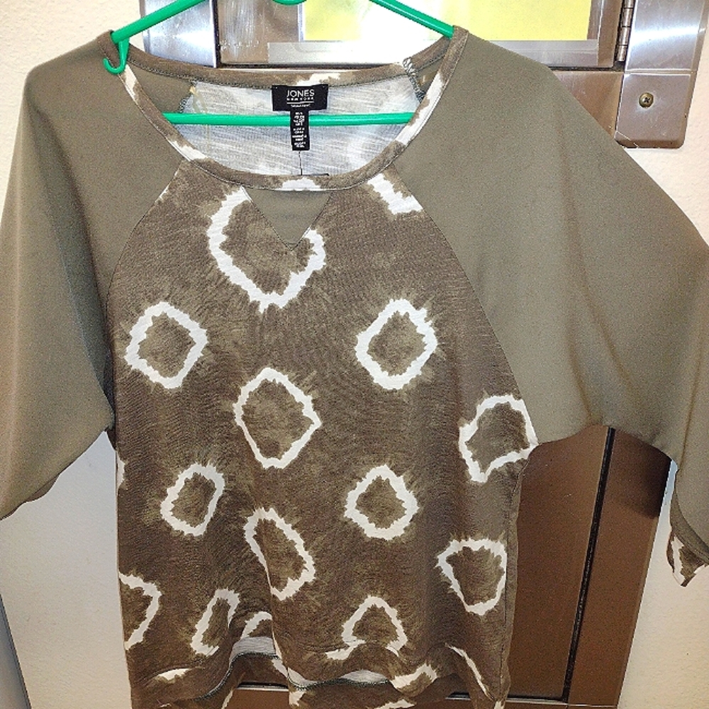 Brand New With Tags, Light and Summery Top